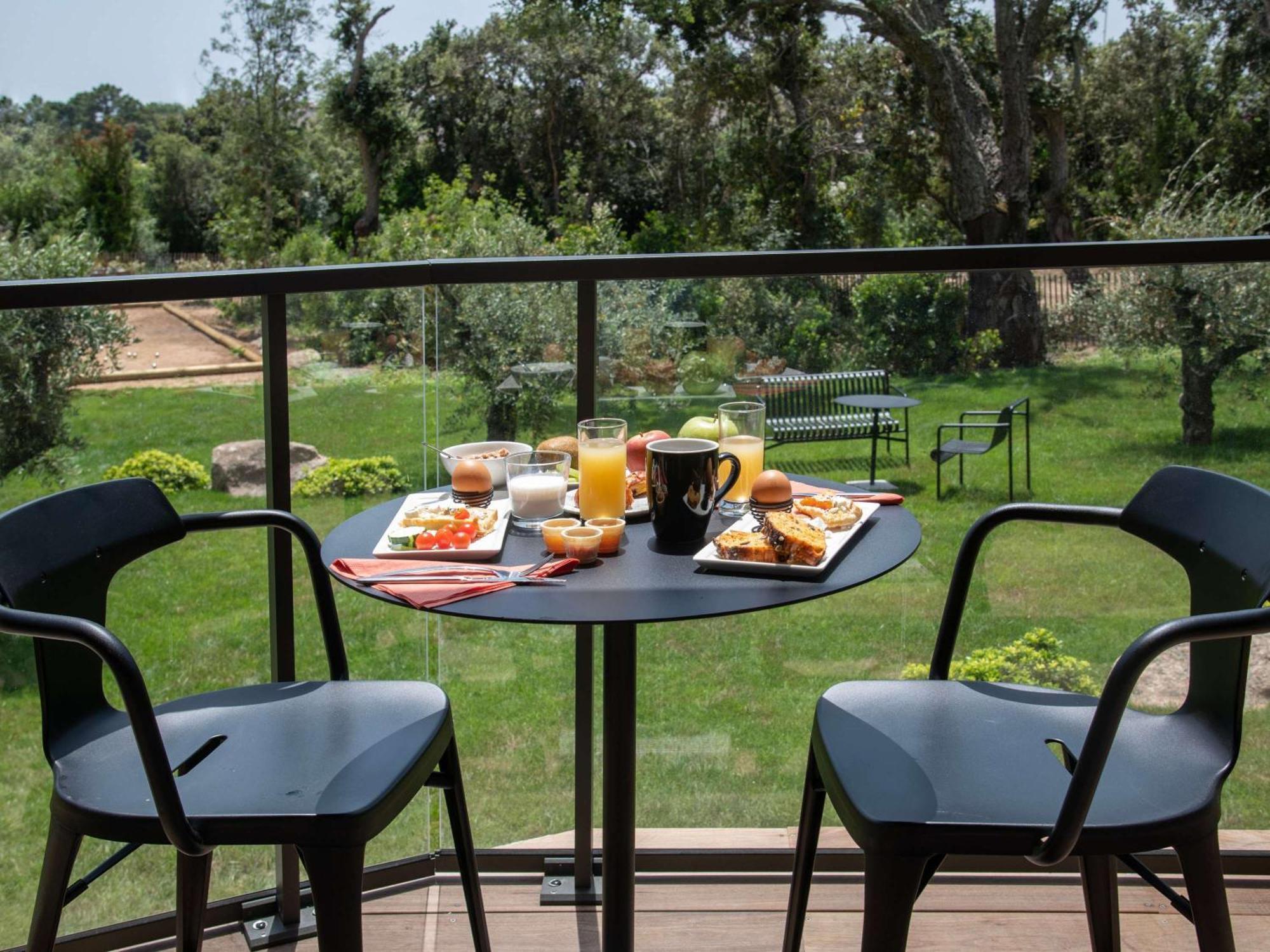 Ibis Styles Porto Vecchio Hotel Екстериор снимка